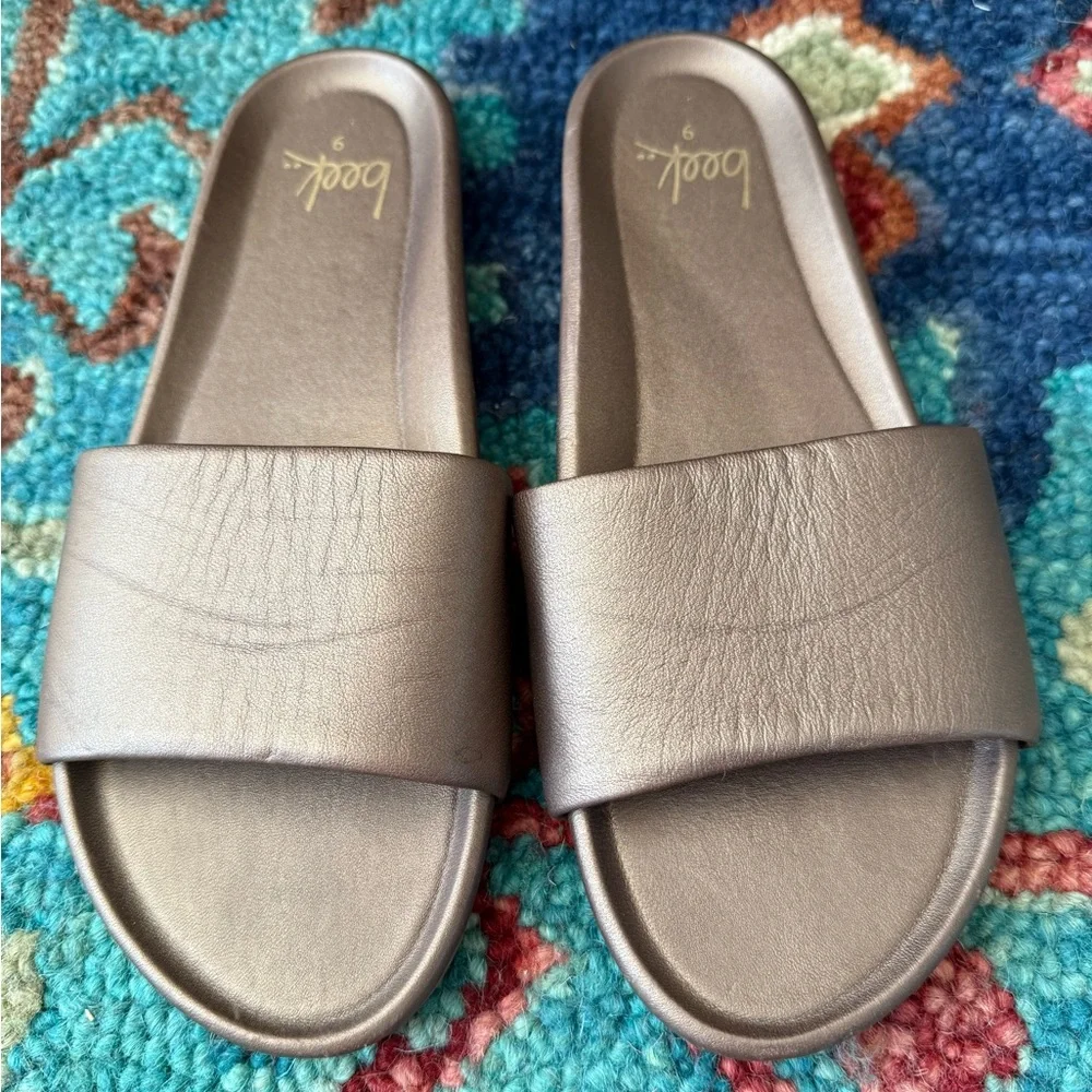 Beek Gallito Slide Sandals Leather Slip On- 9. Worn twice. EUC. Gorgeous bronze! - Picture 2 of 5
